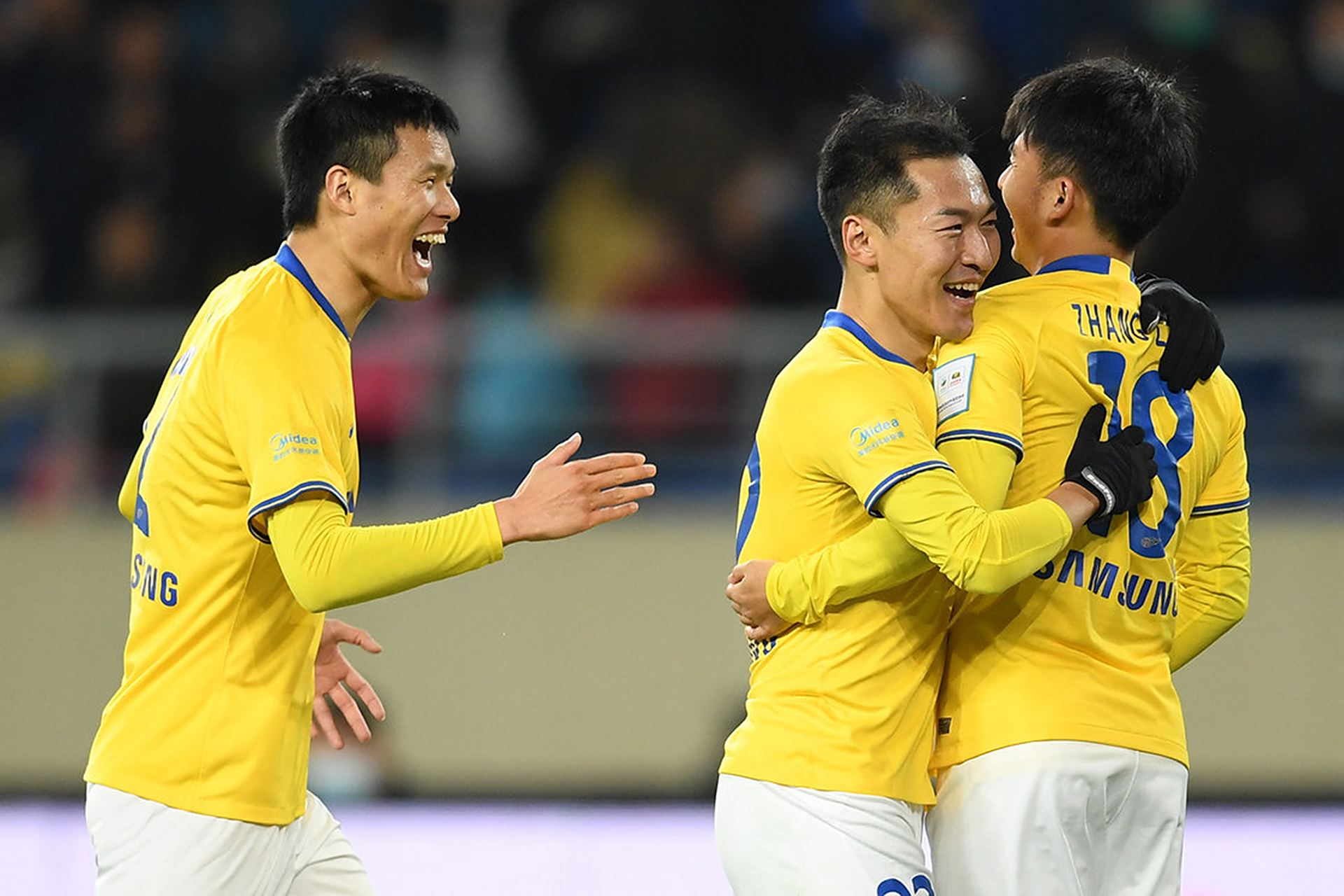 江苏苏宁赛场彰显团队合作,球员默契十足 江苏苏宁赛场彰显团队合作,球员默契十足