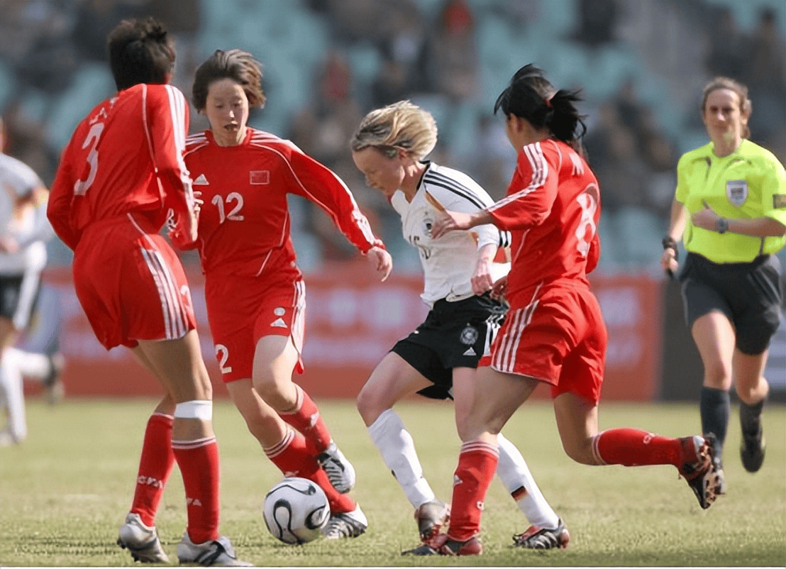 球场擂台，女足传奇再续辉煌的简单介绍