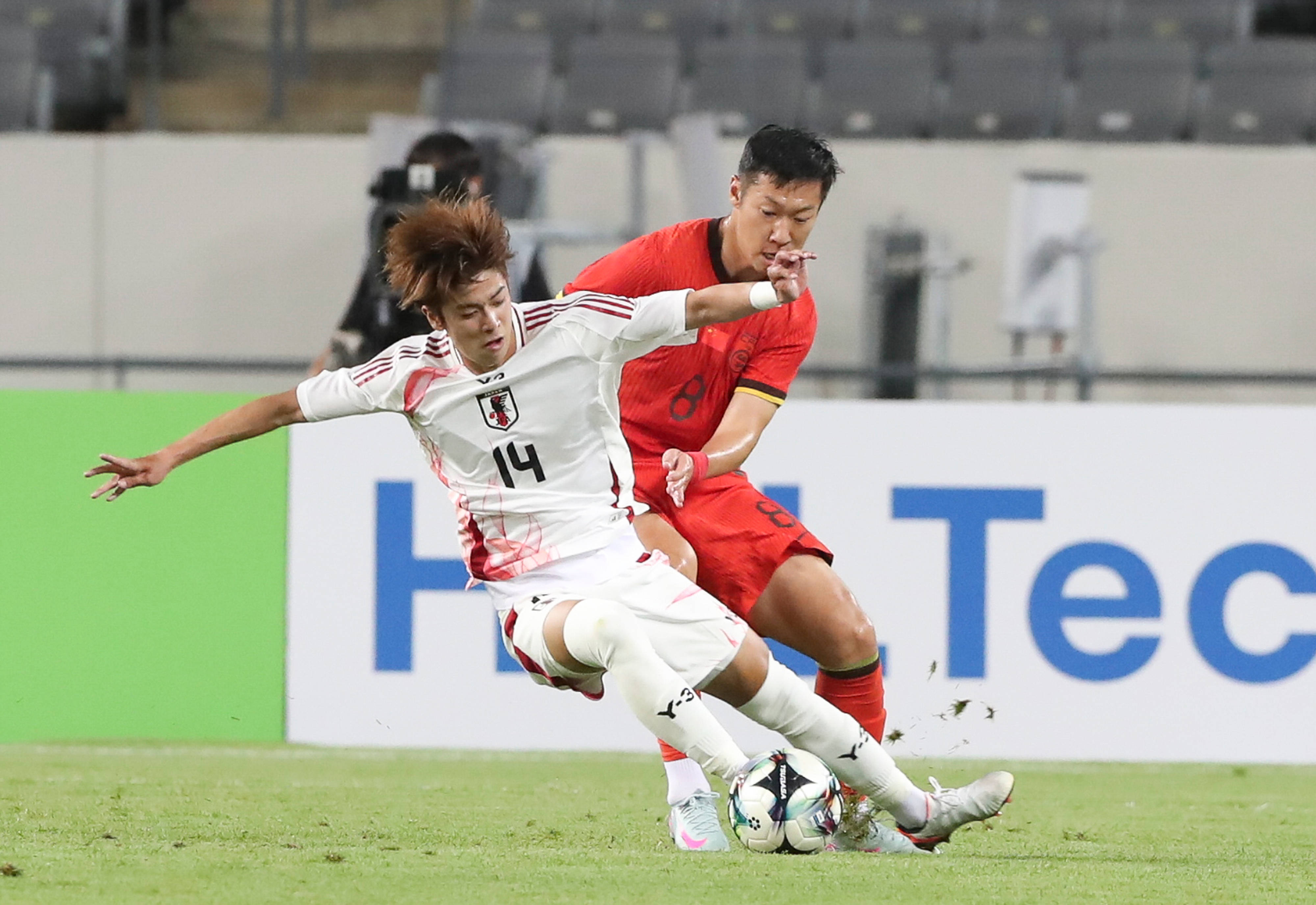 包含东亚球队在激烈比拼中赢得掌声的词条 包含东亚球队在激烈比拼中赢得掌声的词条