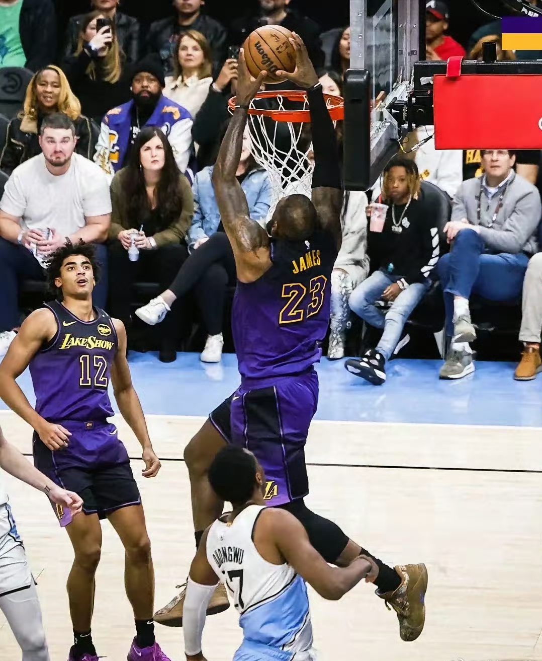 詹姆斯绝杀老鹰,湖人豪取九连胜的简单介绍 詹姆斯绝杀老鹰,湖人豪取九连胜的简单介绍