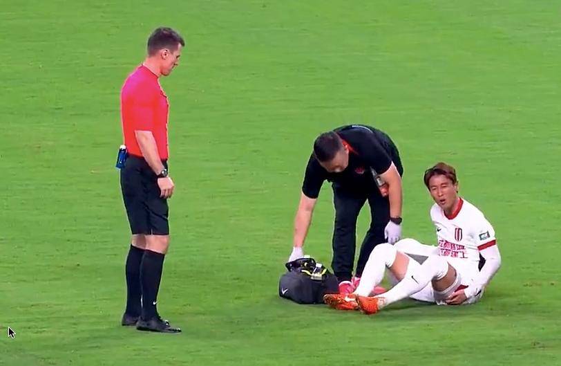 中超劲旅在大赛中击败对手，晋级淘汰赛的简单介绍