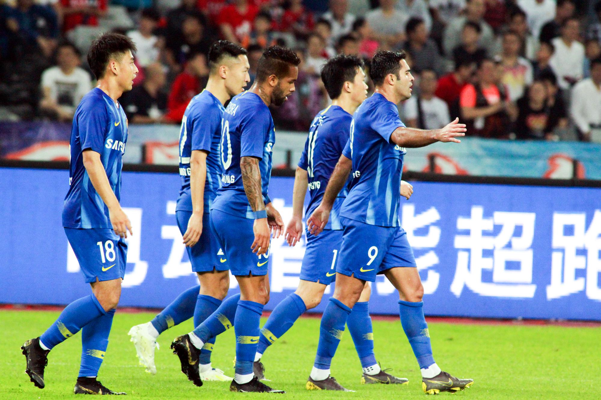 包含苏宁连败后强势反弹，雄起争冠的词条