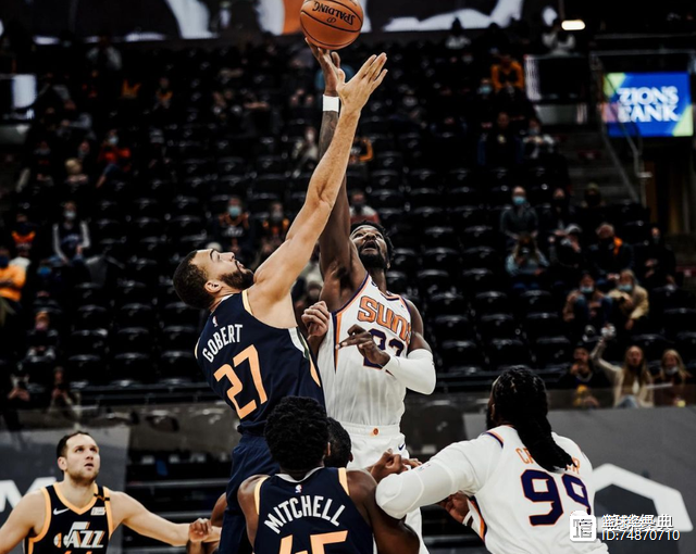 关于雄鹿主帅扬南伯克讲解成功之道，四连胜太阳的信息