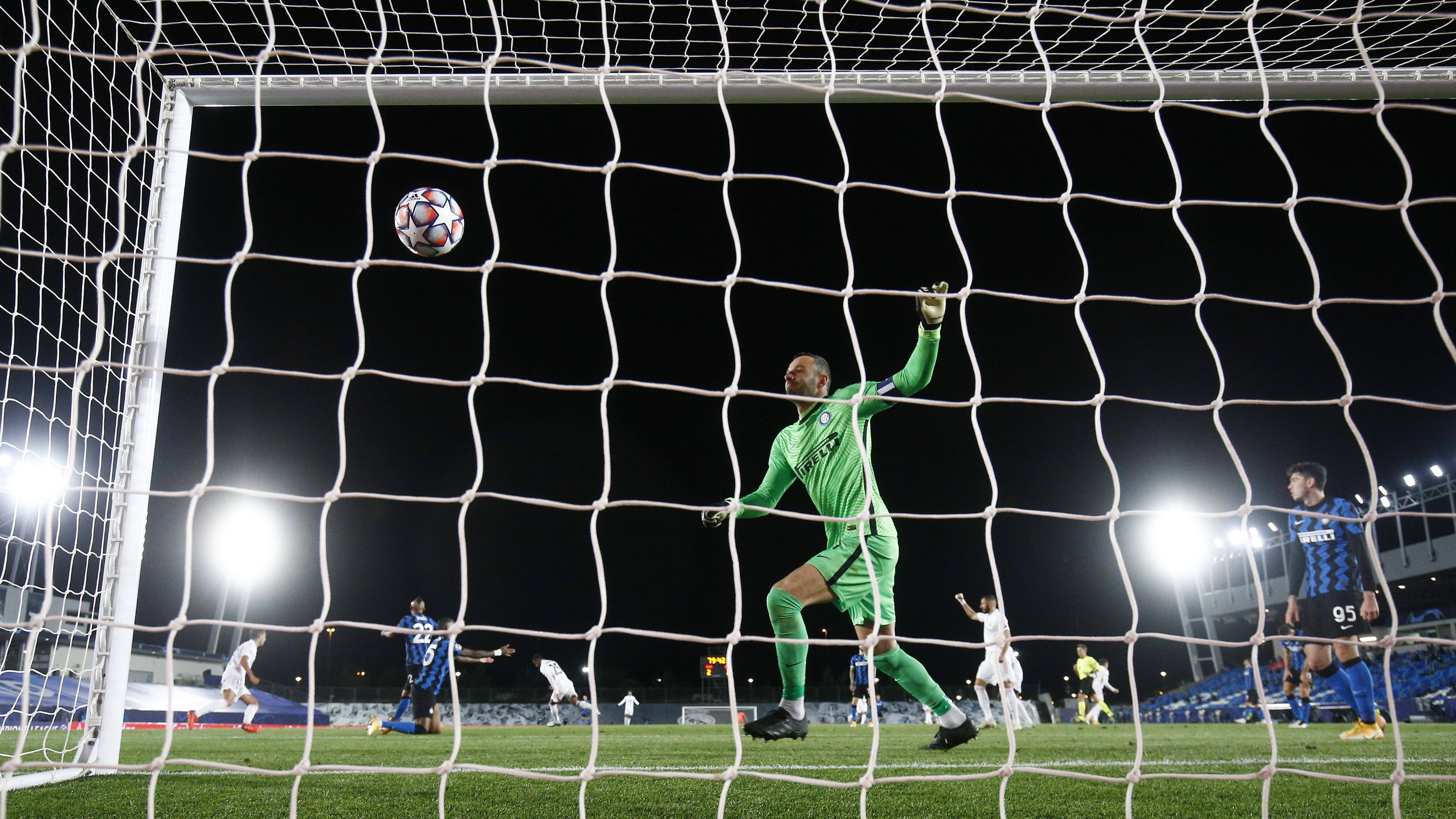 AC米兰遭遇主场失利，欧冠资格岌岌可危的简单介绍