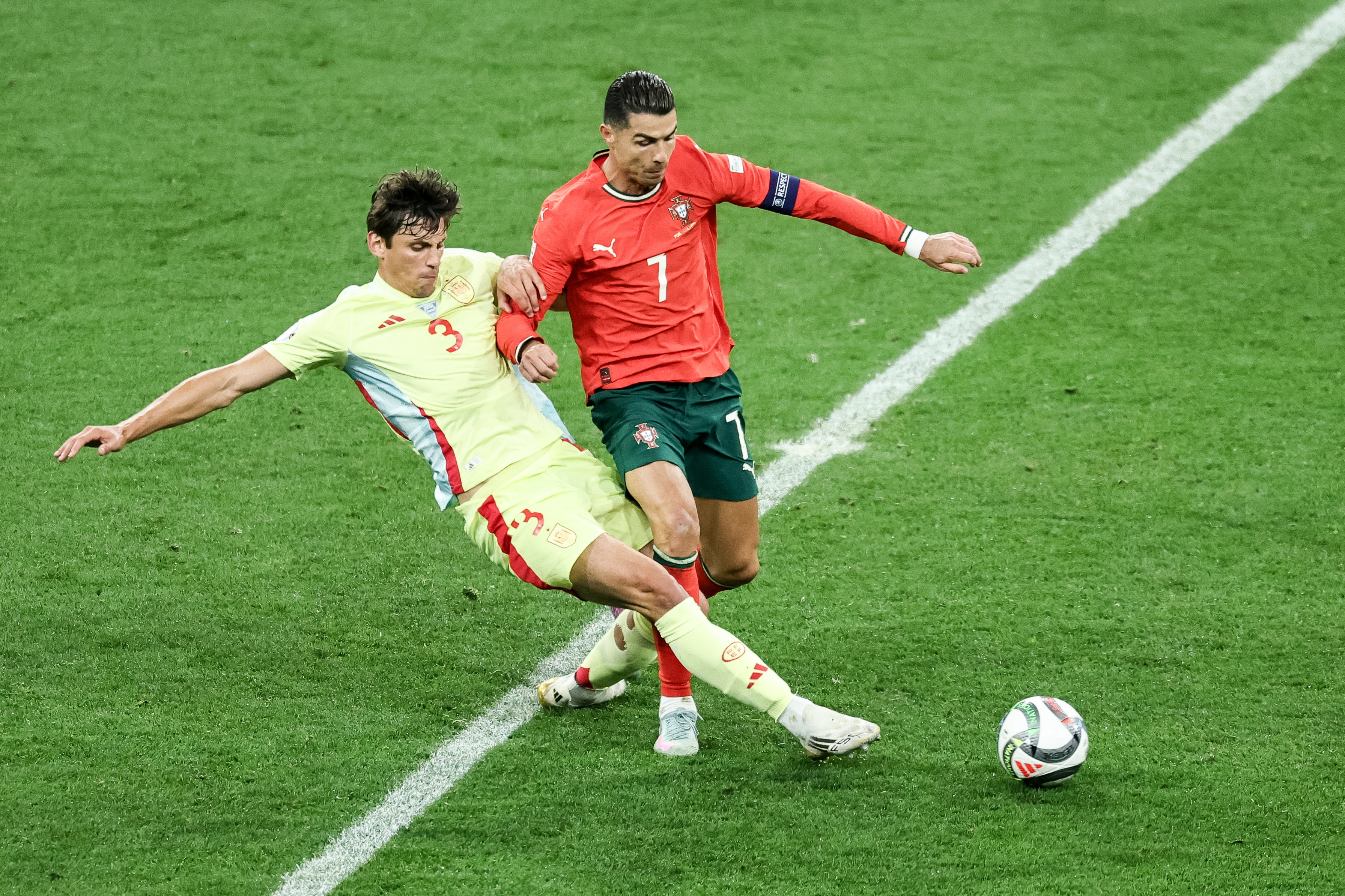 葡萄牙战胜乌克兰，豪夺头名