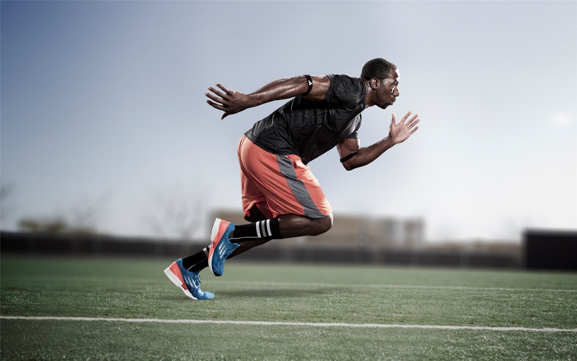 团队与巨星的交响曲，日本队横扫印度队，安赛龙扛起全队背后的竞技哲学